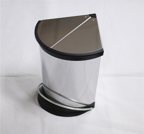 高檔垃圾桶 年底低價清倉出售