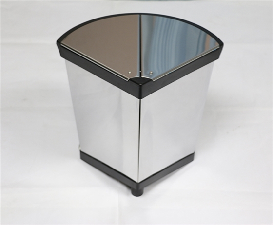 高檔垃圾桶 年底低價清倉出售