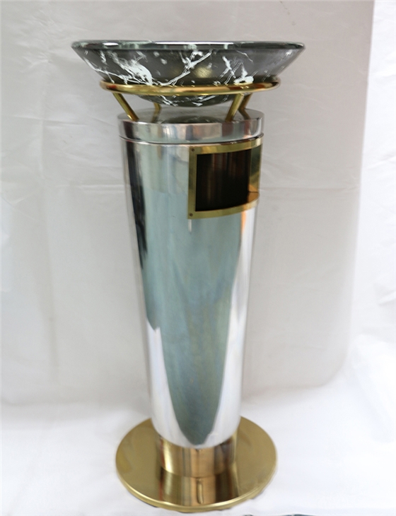 高檔垃圾桶 年底低價清倉出售