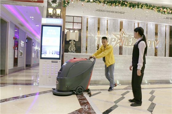 星派對連鎖KTV全自動(dòng)電瓶洗地機(jī).jpg 星派對連鎖KTV全自動(dòng)電瓶洗地機(jī).jpg