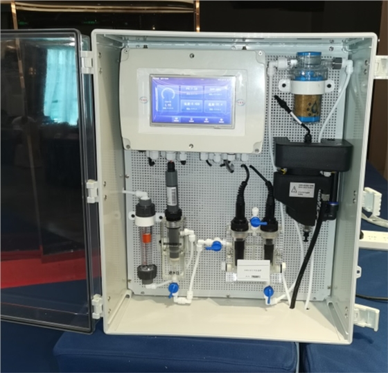 泳池水質(zhì)在線監(jiān)控器.jpg 泳池水質(zhì)在線監(jiān)控器.jpg