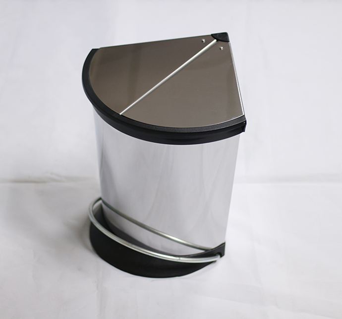 高檔垃圾桶 年底低價清倉出售