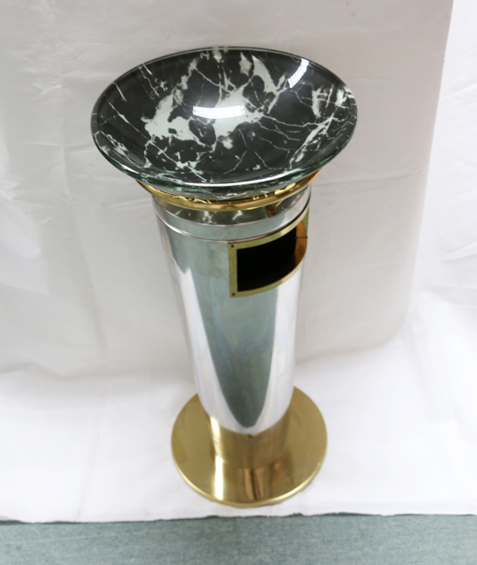 高檔垃圾桶 年底低價清倉出售