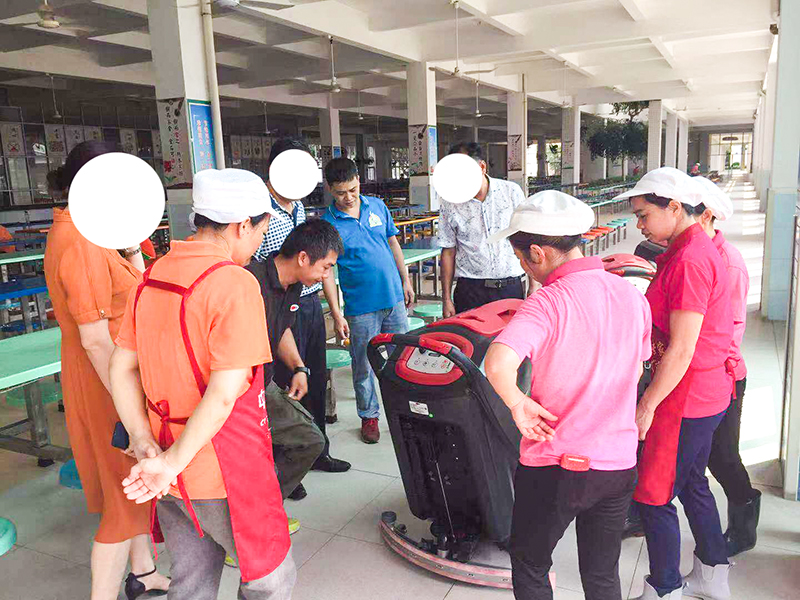 食堂3.jpg 食堂3.jpg