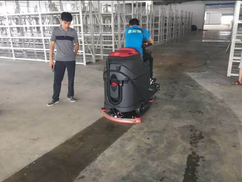 洗地機和掃地機的區(qū)別你了解嗎？