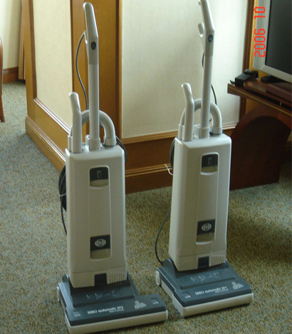 德國直立式智能感應(yīng)吸塵機